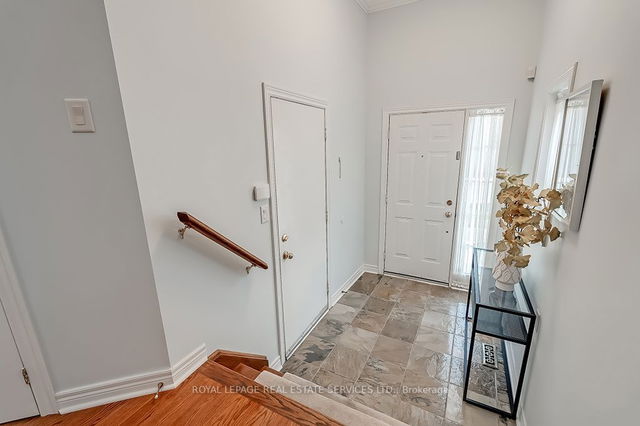 10 - 1267 Dorval Drive