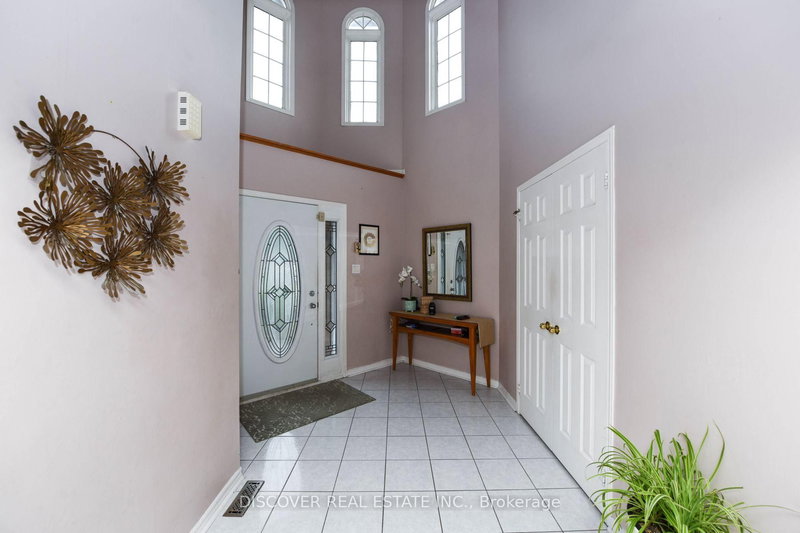 1521 Roseway Dr, Mississauga, L5M 5M5 | Image 2