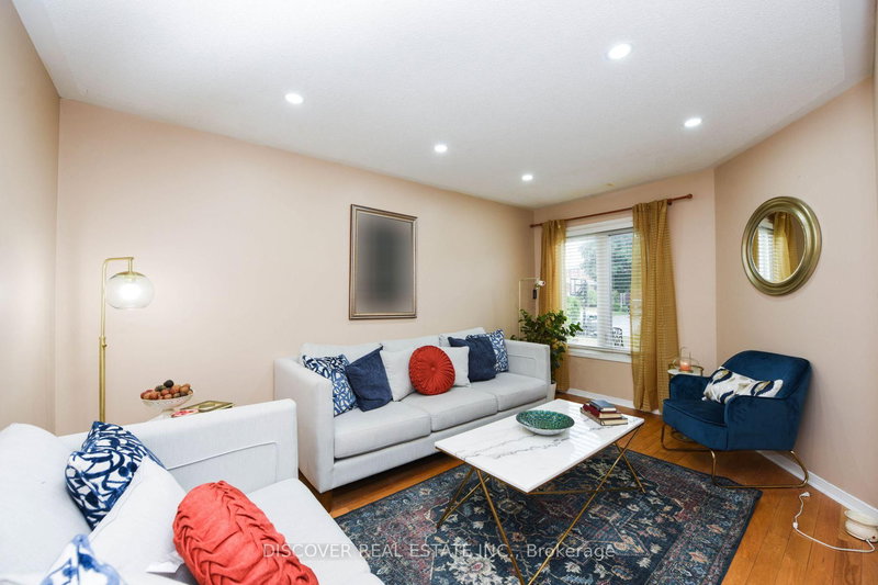 1521 Roseway Dr, Mississauga, L5M 5M5 | Image 3