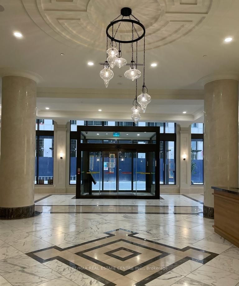 3209 - 36 Elm Dr W, Mississauga, L5B 1L9 | Image 2