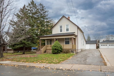 Detached House sold at 30 Robert Street, Milton, Ontario, L9T 1G5 - Old Milton - MLS: W7315558