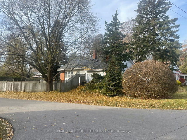 1588 Springwell Avenue