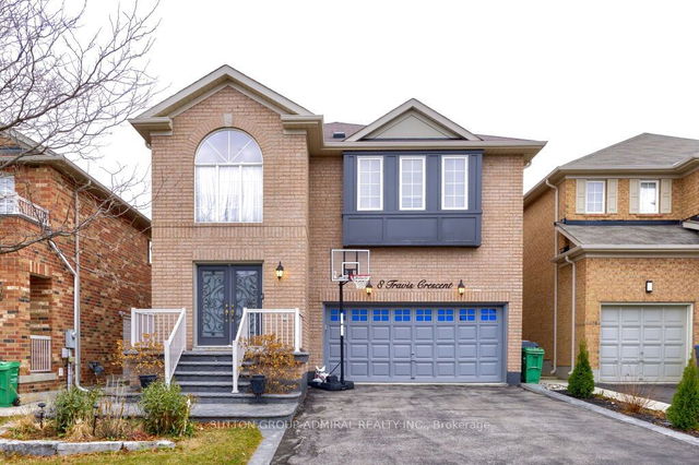 8 Travis Crescent