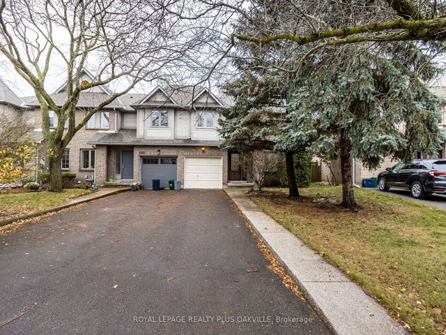 1262 Cottonwood Crescent