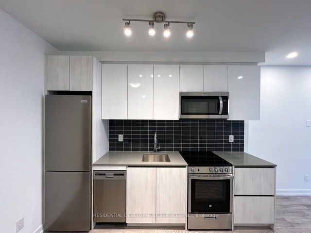 305 - 3100 Keele Street