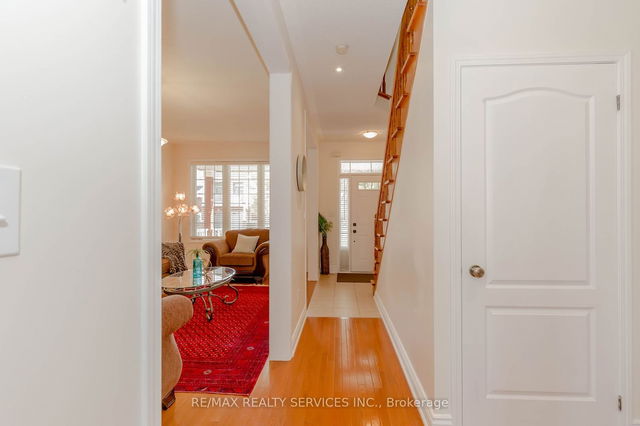 3218 Munson Crescent