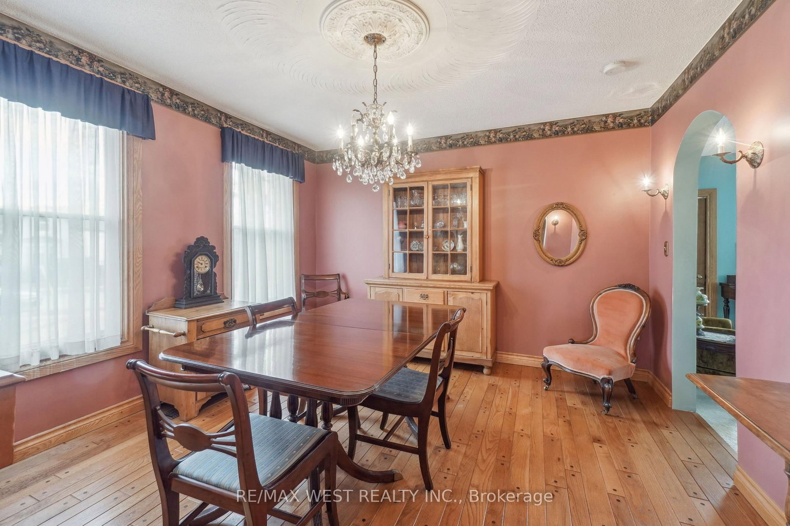 Listing Image 7