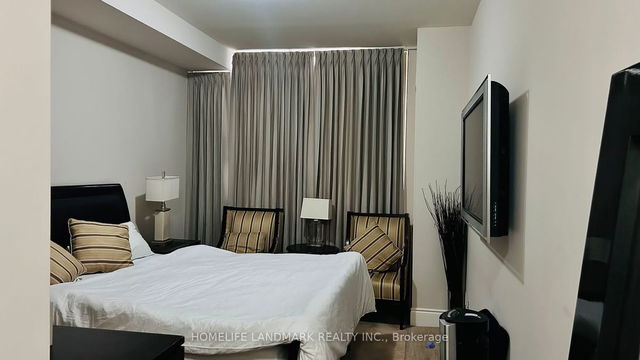 PH22 - 3888 Duke Of York Boulevard