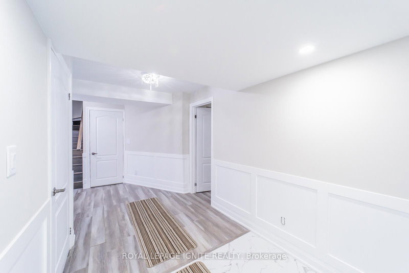 Lower - 31 Gillis Rd, Brampton, L7A 4V6 | Image 3