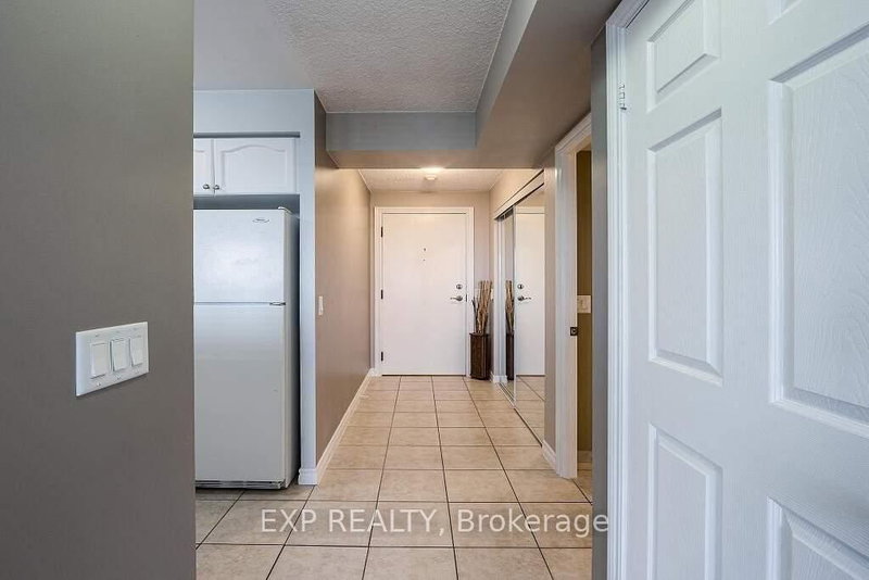 2526 - 700 Humberwood Blvd, Toronto, M9W 7J4 | Image 3