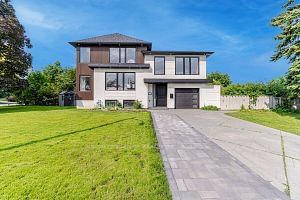 2768 Bushland Crescent