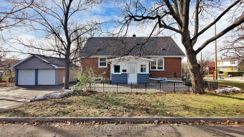 39 Woodward Ave, Brampton, L6V 1K2 | Image 2
