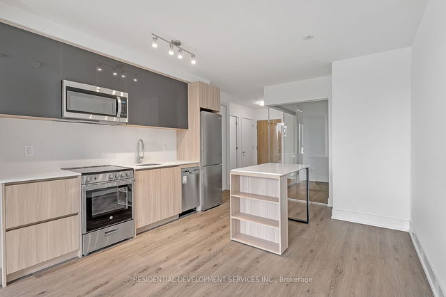 325 - 3100 Keele Street