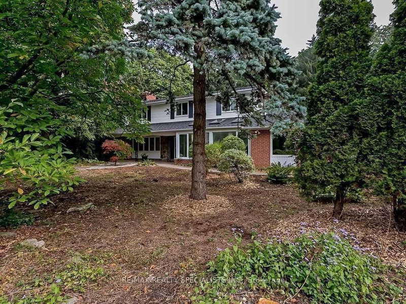 145 Wolfdale Ave, Oakville, L6L 4R9 | Image 3