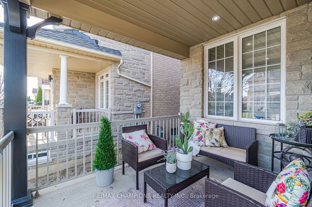 6 Condor Valley Crescent