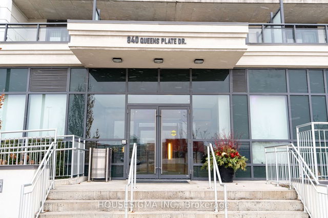 1112 - 840 Queens Plate Drive