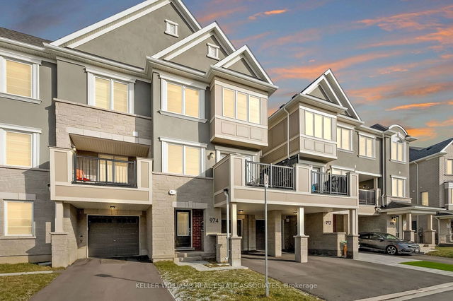 974 Hickory Crescent