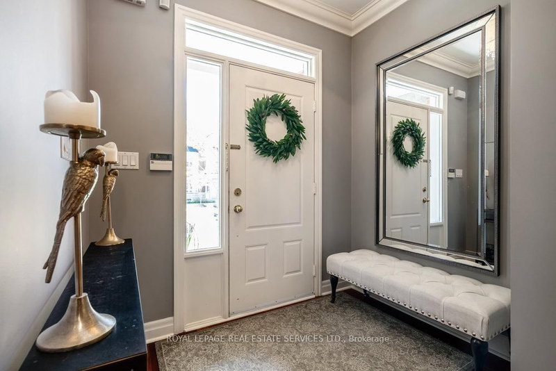 115 St Lawrence Dr, Mississauga, L5G 4V2 | Image 3