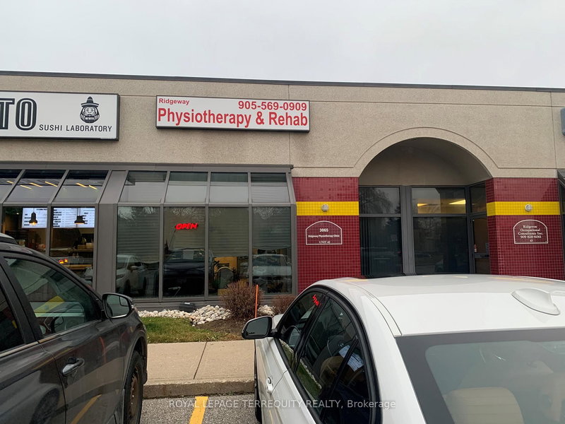 42 - 3065 Ridgeway Dr, Mississauga, L5L 5M6 | Image 3