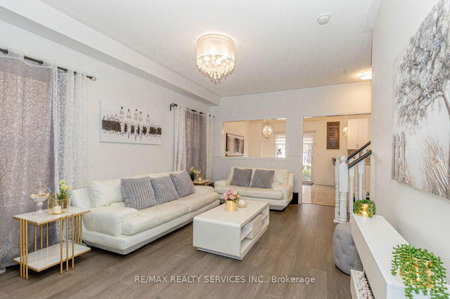 44 Lockburn Crescent