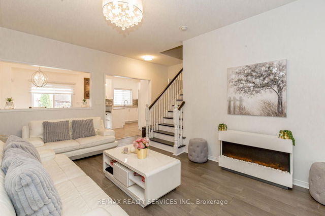 44 Lockburn Crescent