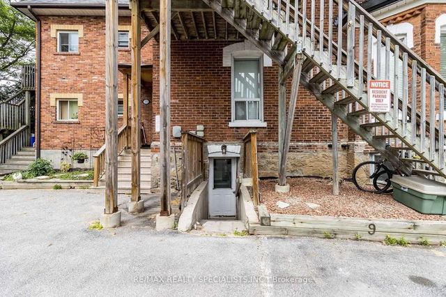 9 - 75 Mcintyre Crescent