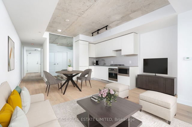 506 - 2720 Dundas Street
