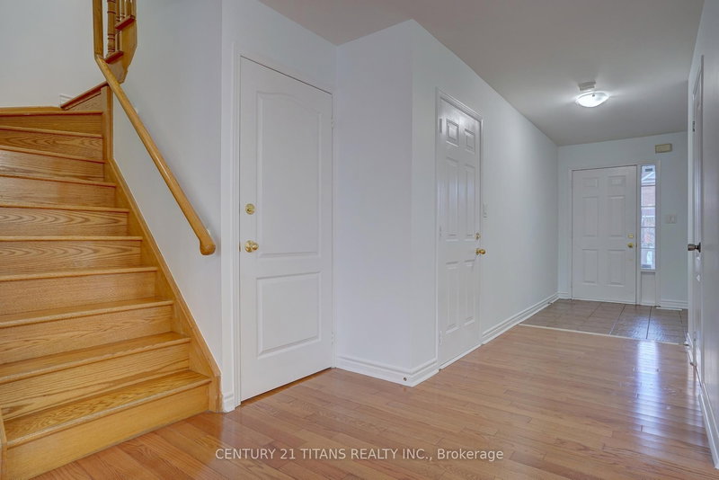 97 Triple Crown Ave, Toronto, M9W 7E2 | Image 3