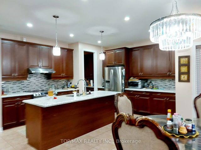 7 Lindyfalls Drive