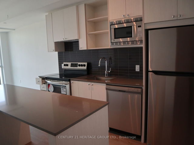 523 - 60 George Butchart Drive