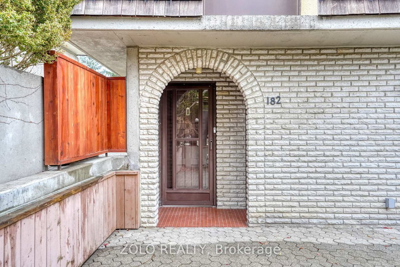 182 - 1250 Mississauga Valley Blvd S, Mississauga, L5A 3R6 | Image 2