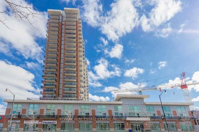 809 - 215 Queen Street