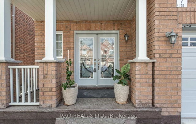 126 Footbridge Crescent