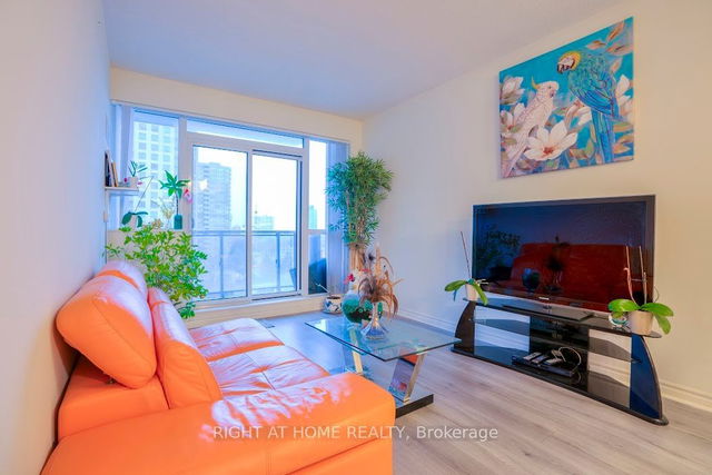 512 - 349 Rathburn Road