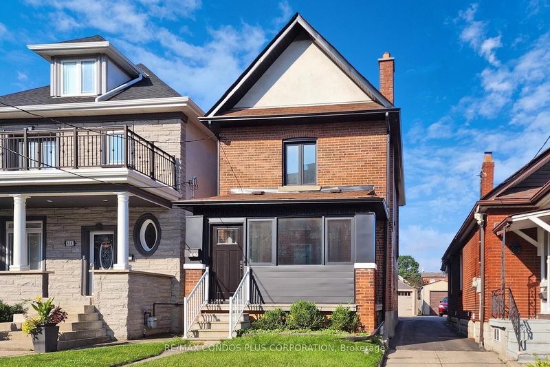BSMT - 640 Runnymede Rd, Toronto, M6S 3A2 | Image 2