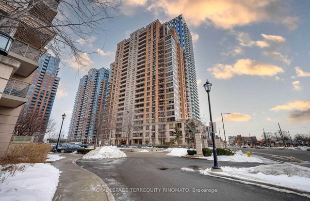 524 - 5233 Dundas Street W