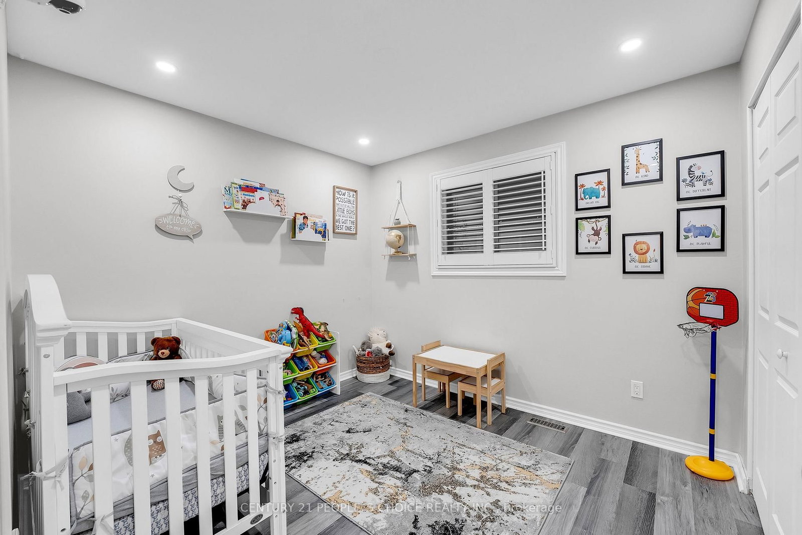 Listing Image 19