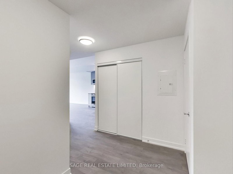 327 - 270 Dufferin St, Toronto, M6K 0H8 | Image 2