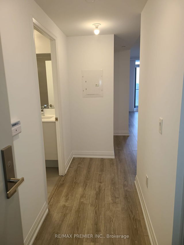 2810 - 30 Gibbs Road
