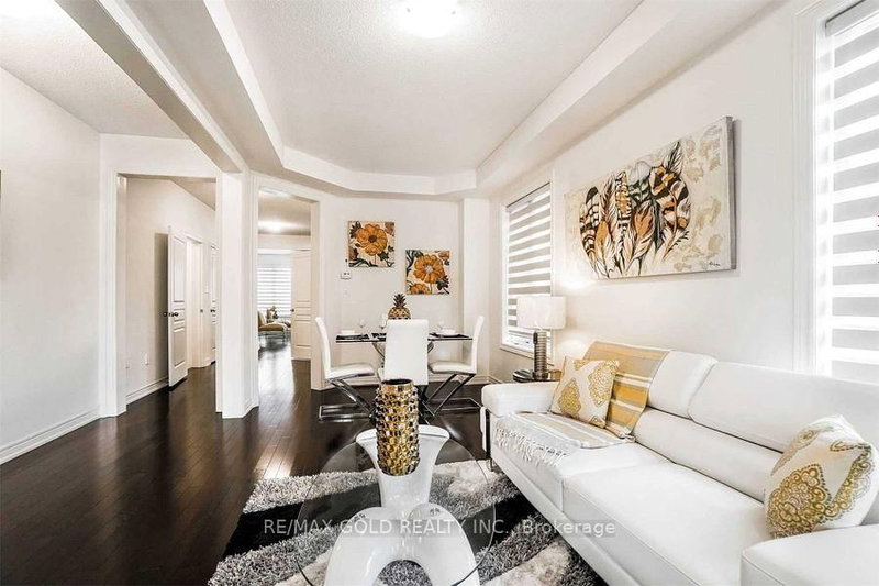 9 Goderich Dr, Brampton, L7A 5A7 | Image 2