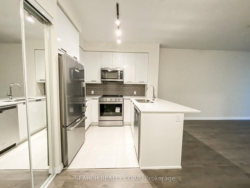 1501 - 65 Watergarden Dr, Mississauga, L5R 0G9 | Image 3