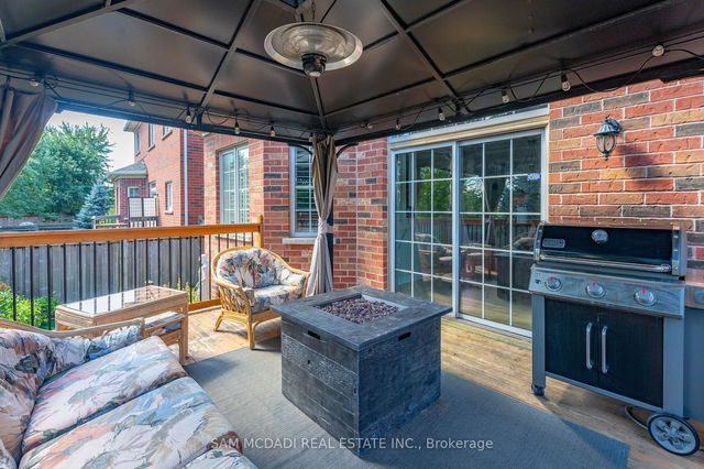 272 Holmes Crescent