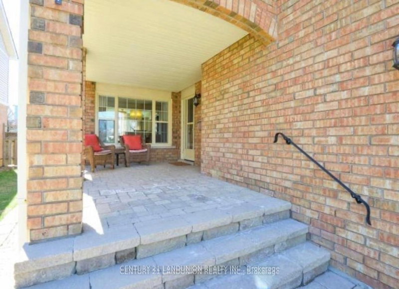 5690 Wells Pl, Mississauga, L5M 5T6 | Image 2