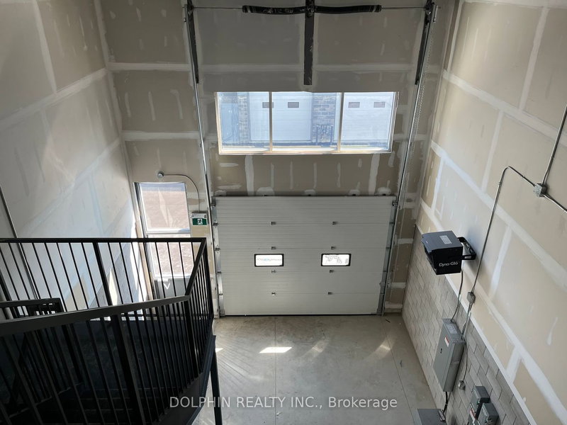 B106 - 5266 Solar Dr E, Mississauga, L4W 5E1 | Image 2