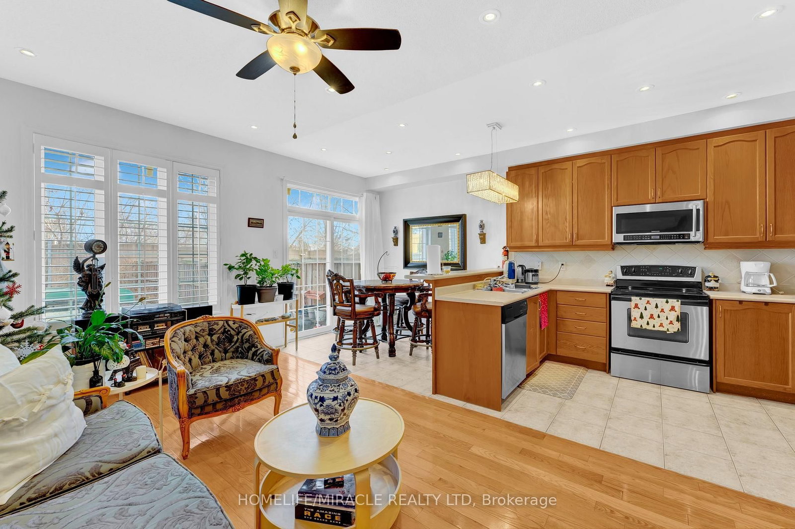 Listing Image 7