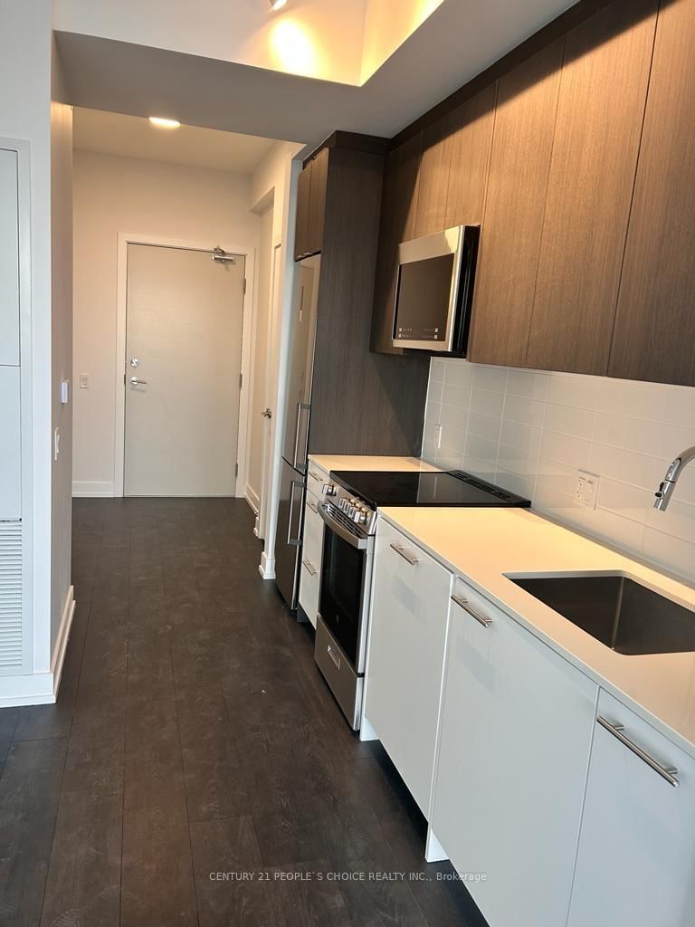 702 - 215 Veterans Dr, Brampton, L7A 0B6 | Image 3