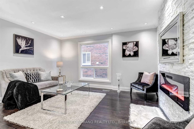 4493 Longmoor Rd, Mississauga, L5M 4H6 | Image 3