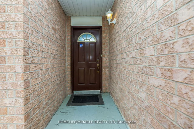 7 - 170 Spadina Road