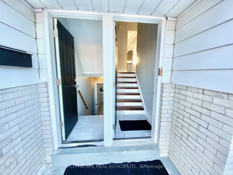 91 Bruce Beer Dr, Brampton, L6V 2Z7 | Image 2