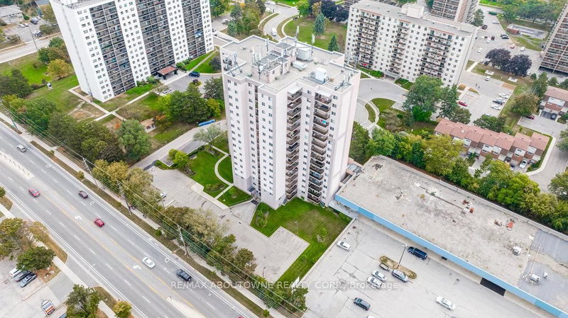 1005 - 975 Warwick Crt, Burlington, L7T 3Z7 | Image 3